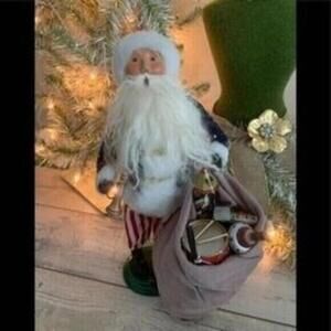 Retired Signed Byers’ Choice Carolers Patriotic Santa Claus 2002